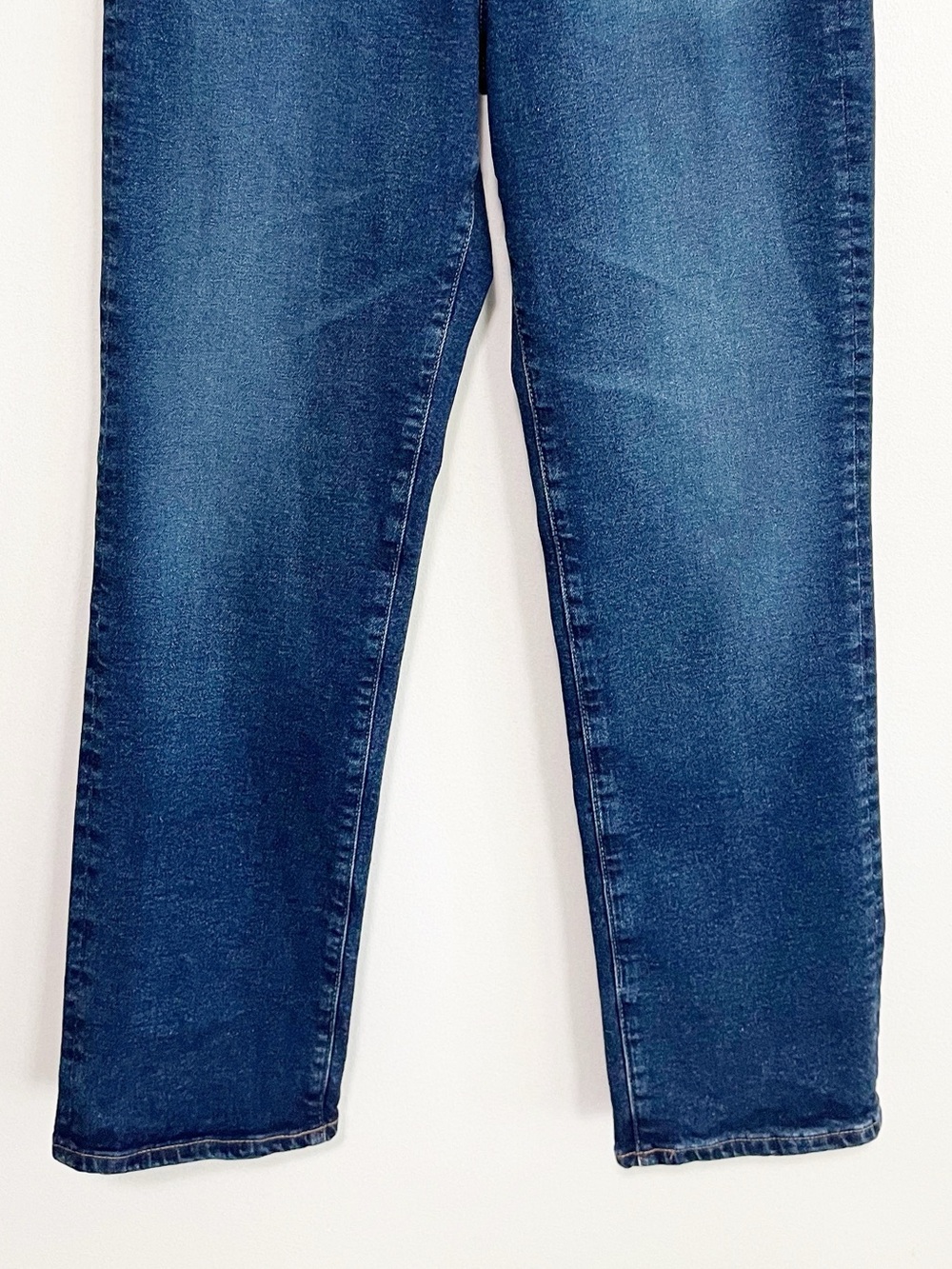 BOGO! AG Saige High Rise Straight Leg Jeans in Gondola Dark Wash size 31 - Picture 6 of 10